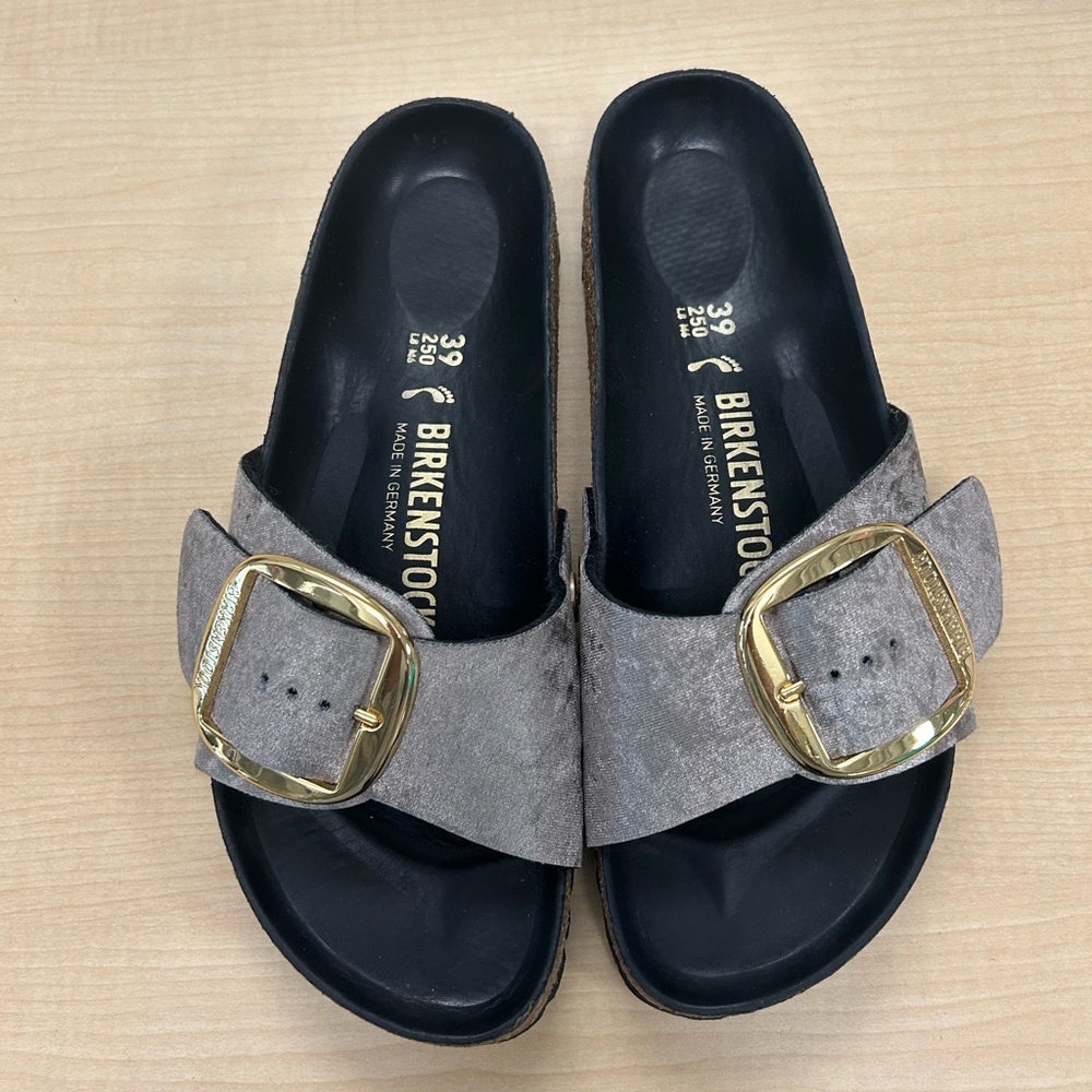 Like new sandals